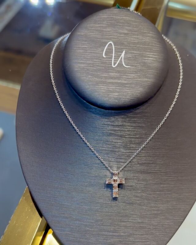A classic staple jewelry piece- a diamond cross ✝️💎 
 #sanantoniojewelers #sanantoniojewelry #sanantoniotx #knowyourjeweler #localjeweler #localjewelry #jewelersforlife #sanantoniosbest 
#dennisjewelry #sanantoniosoldestjeweler #sanantoniosoldestjewelrystore #sanantoniosoldest #jewelry #jewelersofinstagram #gold #diamonds #gift #necklace #ring #earrings
#jewels #gems #gemstones #uneekjewelry